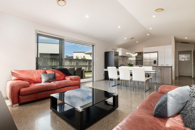 Photo of property in 3 Raiha Street, Papamoa Beach, Papamoa, 3118