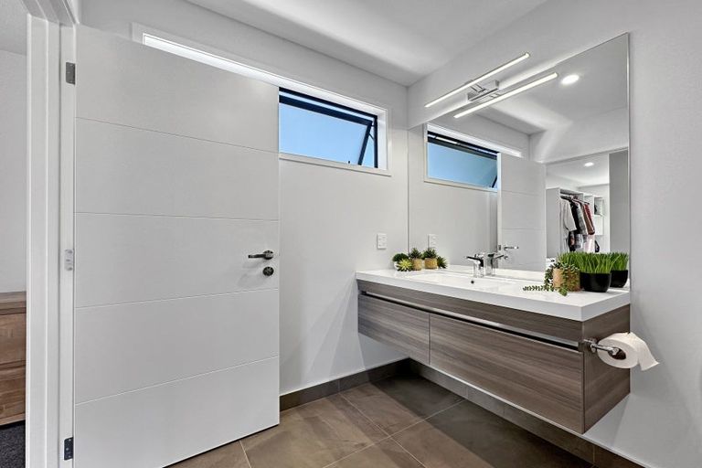 Photo of property in 46 Montgomery Crescent, Kinloch, Taupo, 3377