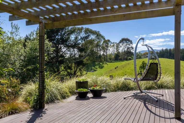 Photo of property in 205 Taylors Road, Otaki, 5583