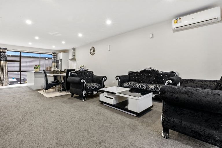 Photo of property in 12b Hollowout Street, Takanini, 2112