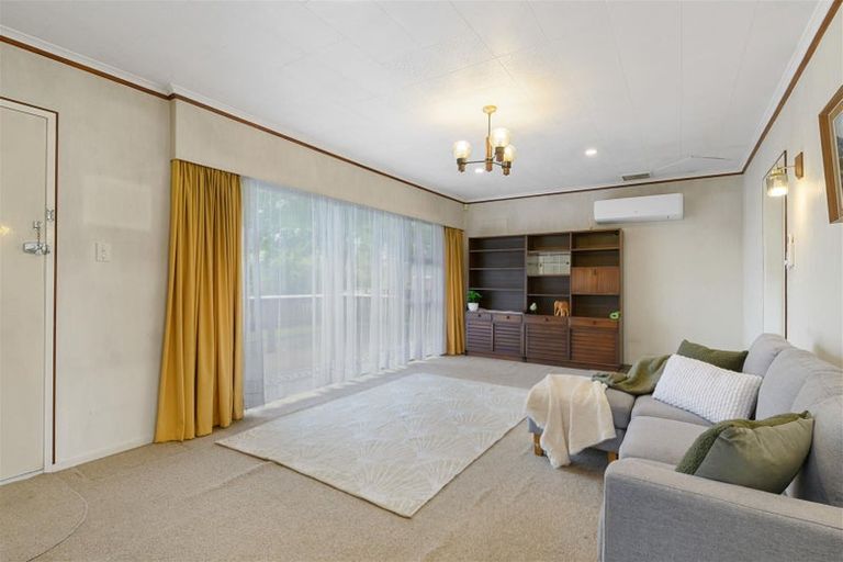 Photo of property in 15 Corilin Place, Mangakakahi, Rotorua, 3015