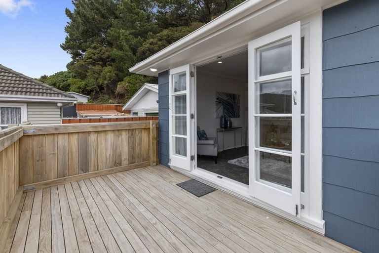 Photo of property in 129 Wainuiomata Road, Wainuiomata, Lower Hutt, 5014