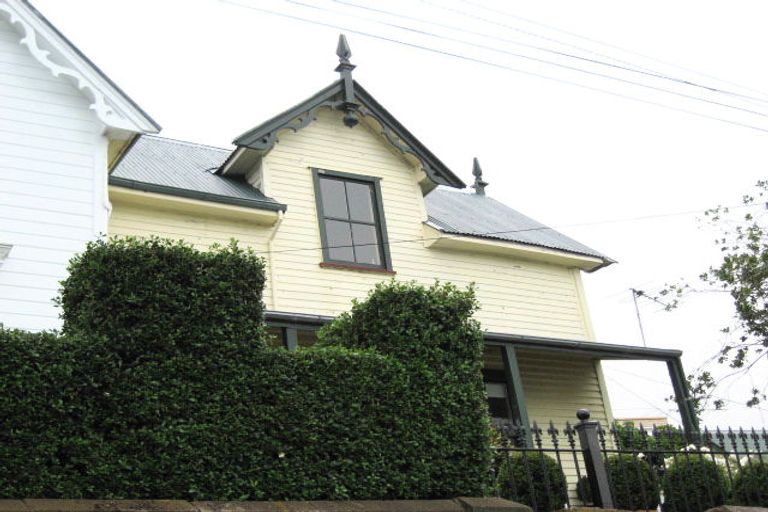 Photo of property in 2 Cunningham Terrace, Lyttelton, 8082