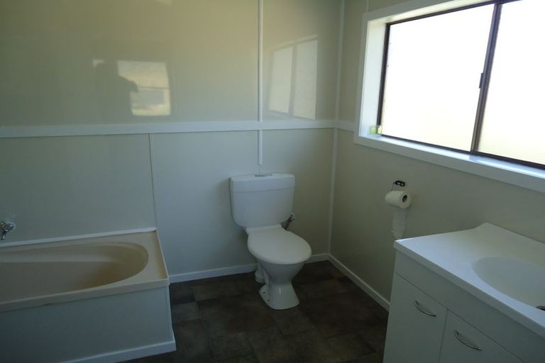 Photo of property in 27 Kennards Road, Waimate, 7978