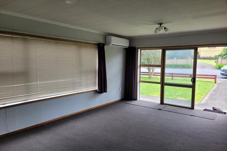Photo of property in 39 Birdwood Avenue, Moturoa, New Plymouth, 4310