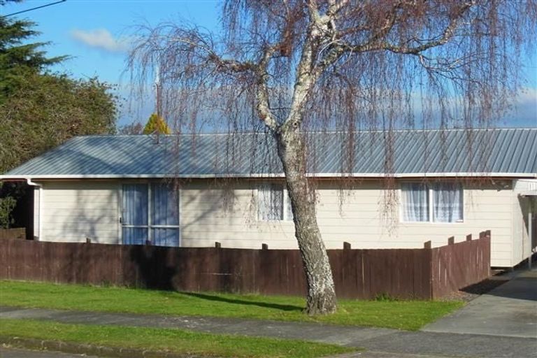 Photo of property in 43 Hall Road, Matua, Tauranga, 3110