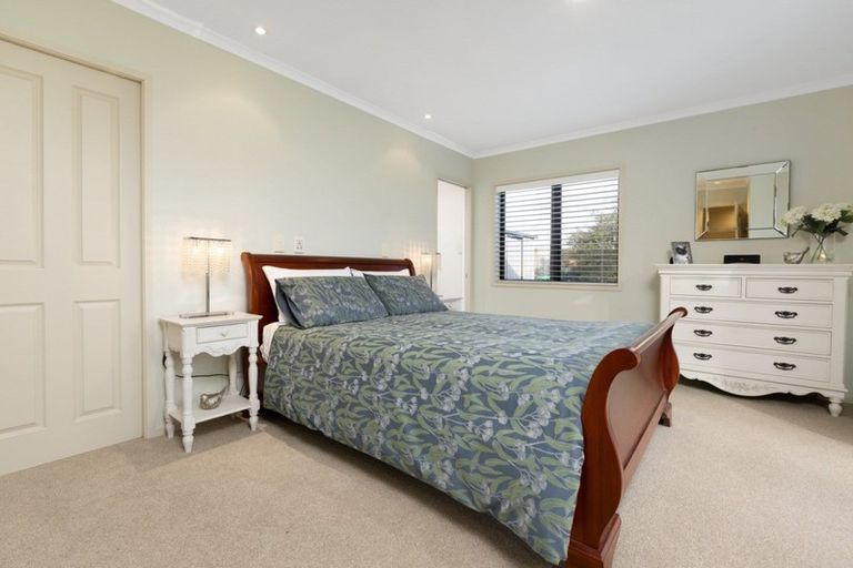 Photo of property in 1 Madeira Close, Papamoa Beach, Papamoa, 3118