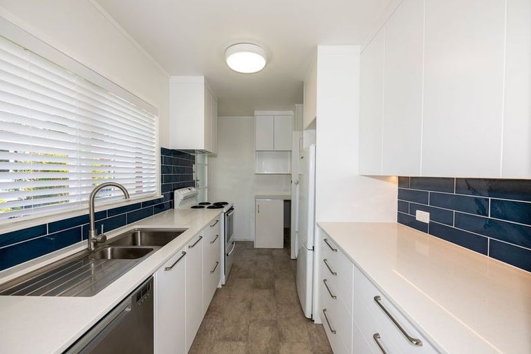 Photo of property in 2/3 Onepoto Road, Hauraki, Auckland, 0622