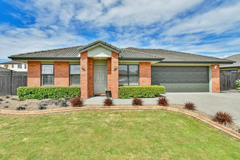 Photo of property in 17 Belfry Place, Wattle Downs, Auckland, 2103
