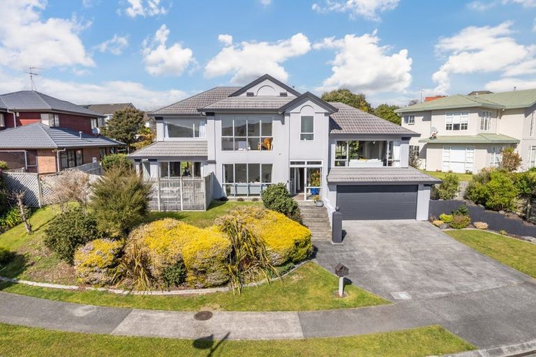 Photo of property in 12 Lanyon Place, Whitby, Porirua, 5024
