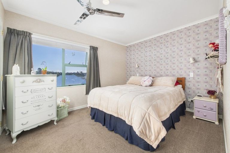 Photo of property in 6 Maddison Place, Welcome Bay, Tauranga, 3112