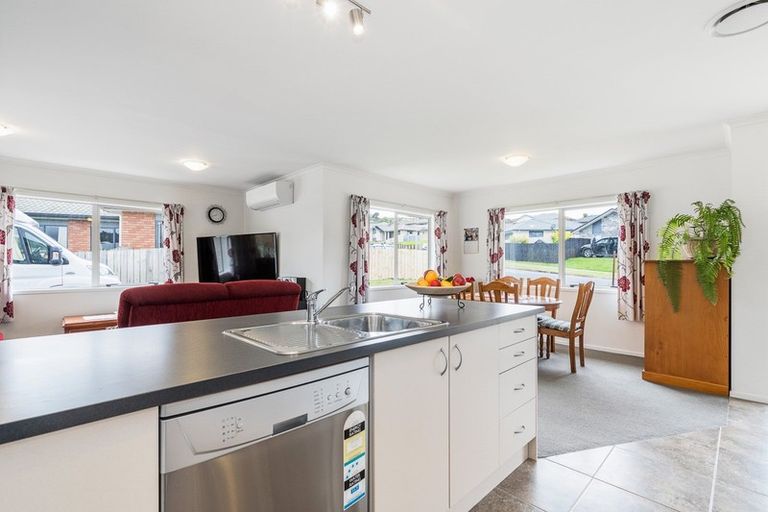 Photo of property in 72 Ridgeway Drive, Te Kamo, Whangarei, 0112