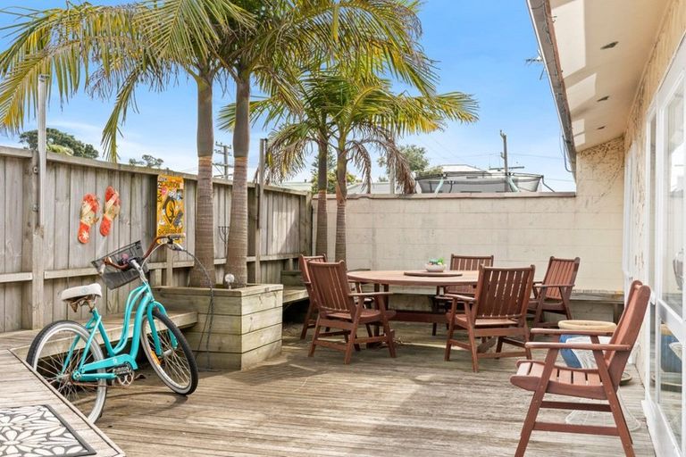 Photo of property in 2/230 Valley Road, Mount Maunganui, 3116