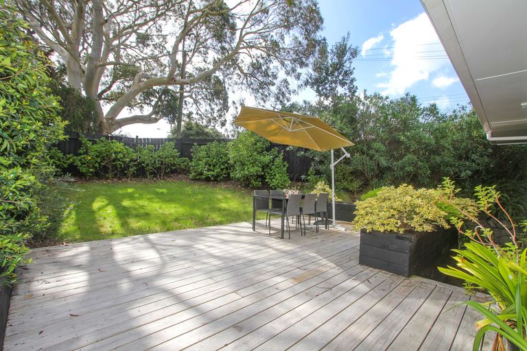 Photo of property in 2/1 Hythe Terrace, Mairangi Bay, Auckland, 0630