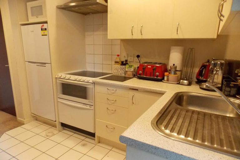 Photo of property in Terrace Heights Apartments, 6e/163 The Terrace, Wellington Central, Wellington, 6011