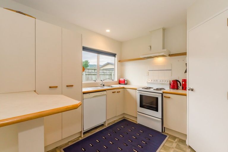 Photo of property in 130 Field Way, Waikanae Beach, Waikanae, 5036