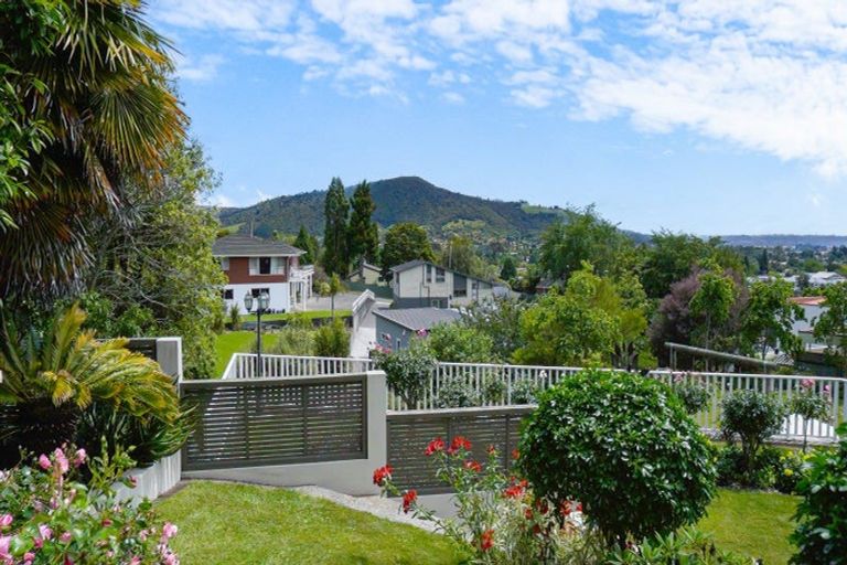 Photo of property in 19 Cobbe Place, Pomare, Rotorua, 3015