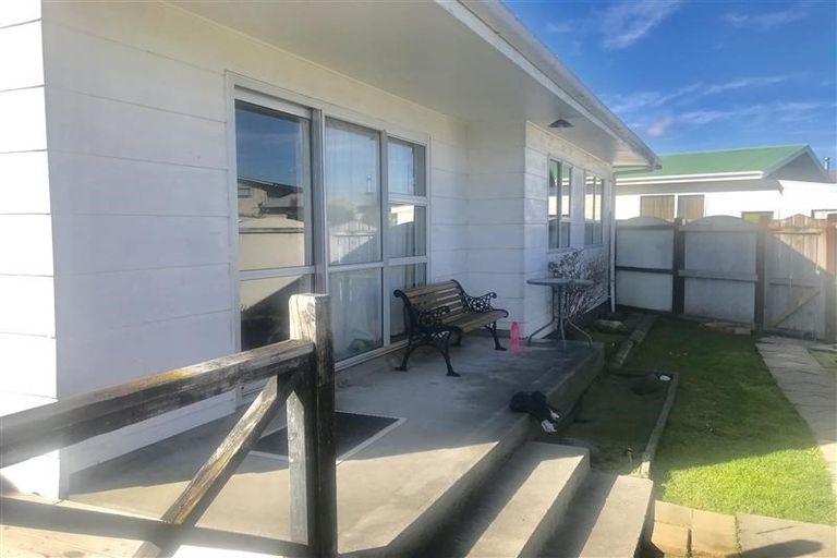 Photo of property in 2/28 Leicester Street, Stoke, Nelson, 7011