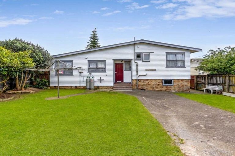 Photo of property in 69 Ferguson Street, Manurewa East, Auckland, 2102