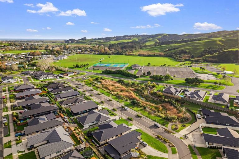 Photo of property in 14 Urumaraki Avenue, Helensville, 0800