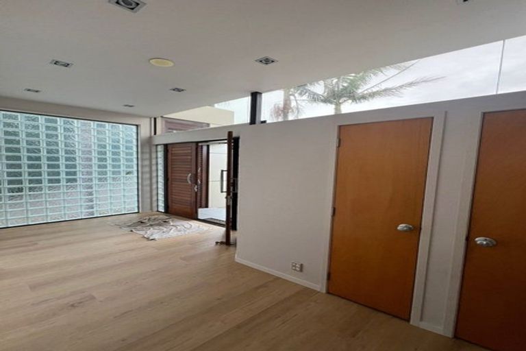 Photo of property in 1/15a Takutai Avenue, Bucklands Beach, Auckland, 2012