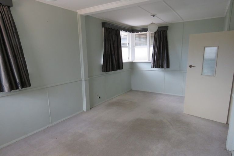 Photo of property in 23 Wakefield Street, Westport, 7825