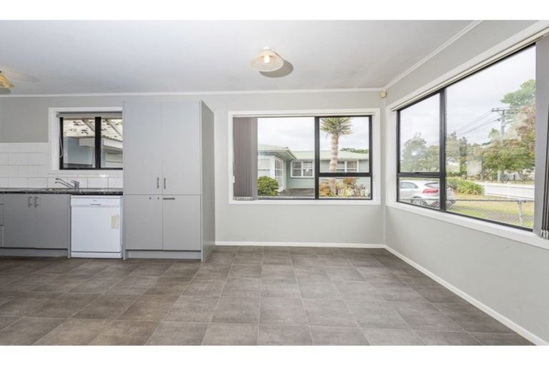 Photo of property in 13 Kamaka Road, Mangere Bridge, Auckland, 2022