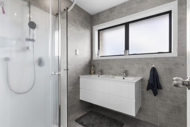 Photo of property in 73 Aberfeldy Avenue, Highland Park, Auckland, 2010