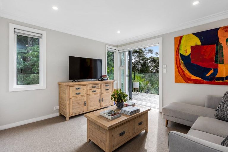 Photo of property in 97 Scenic Drive, Titirangi, Auckland, 0604