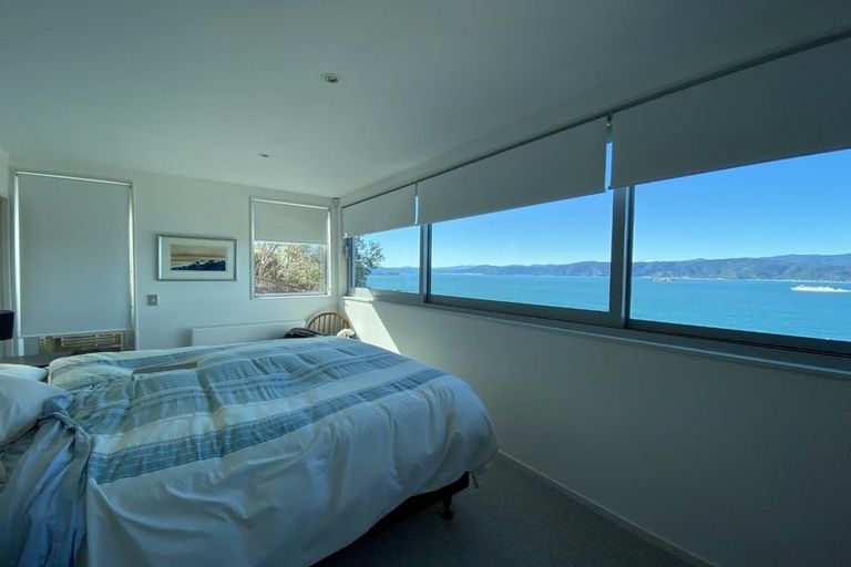Photo of property in 23 Napier Street, Karaka Bays, Wellington, 6022