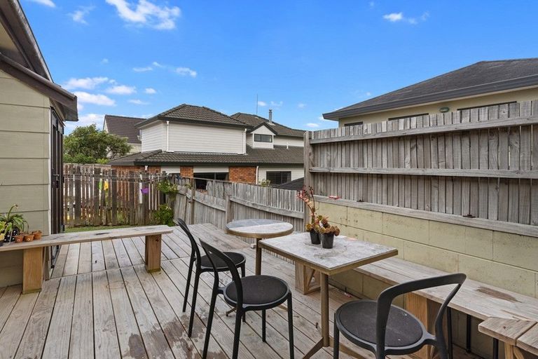 Photo of property in 82 Browns Bay Road, Rothesay Bay, Auckland, 0630