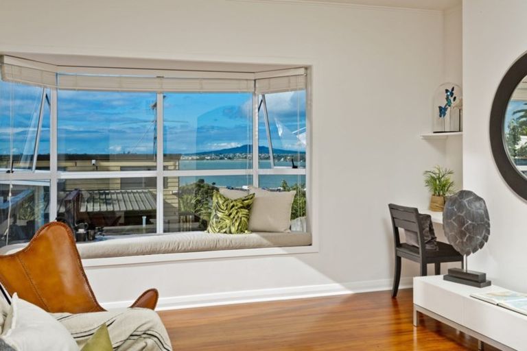 Photo of property in 1/91 Queen Street, Northcote Point, Auckland, 0627