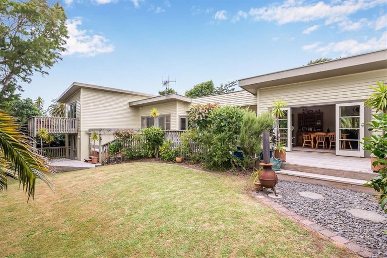 Photo of property in 92 Matai Road, Raumati South, Paraparaumu, 5032