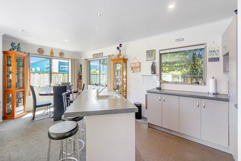 Photo of property in 8 Mako Avenue, Whiritoa, Whangamata, 3691