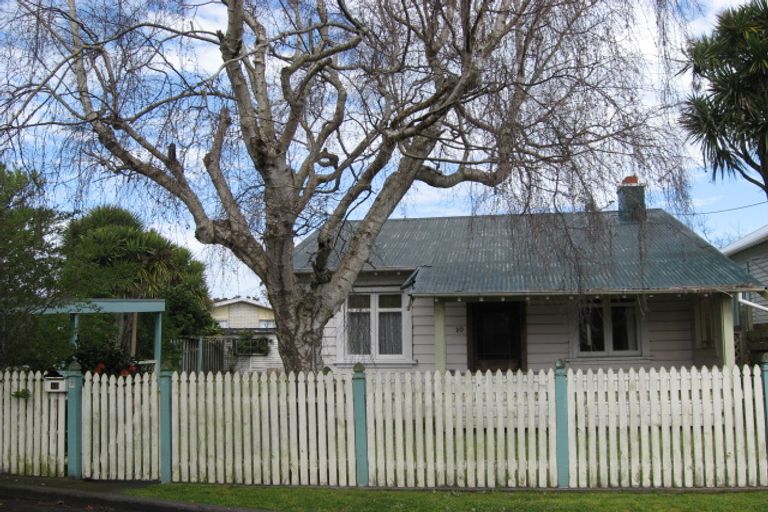 Photo of property in 10 Cavell Place, Gonville, Whanganui, 4501