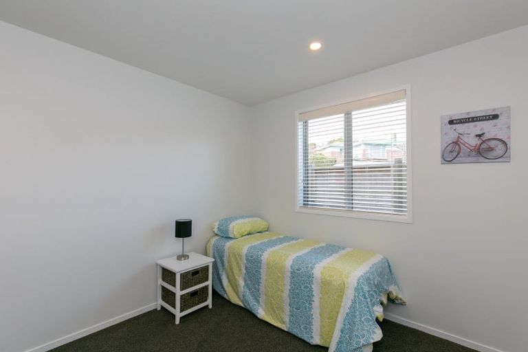 Photo of property in 27a Collins Avenue, Tawa, Wellington, 5028