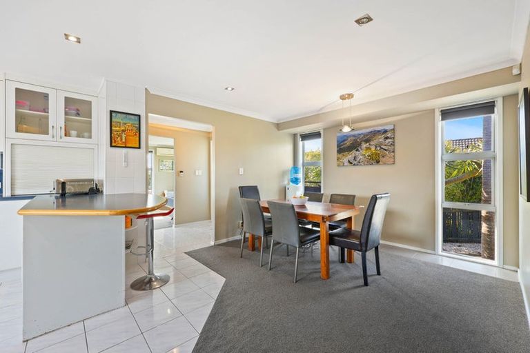 Photo of property in 18 Majesty Place, Half Moon Bay, Auckland, 2012