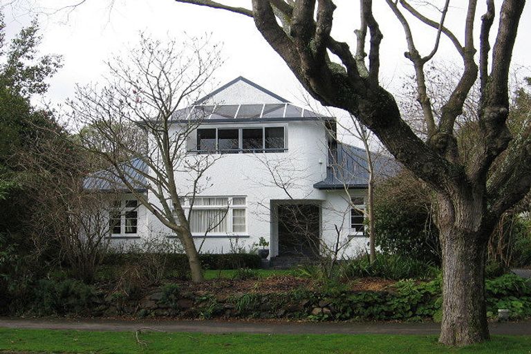 Photo of property in 6 Awatea Terrace, Hokowhitu, Palmerston North, 4410