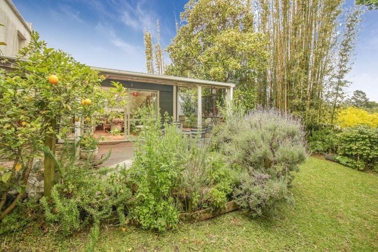 Photo of property in 2/93 Woodglen Road, Glen Eden, Auckland, 0602