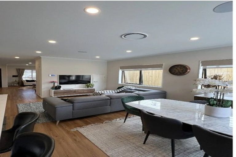 Photo of property in 92 Ksenia Drive, Flat Bush, Auckland, 2019