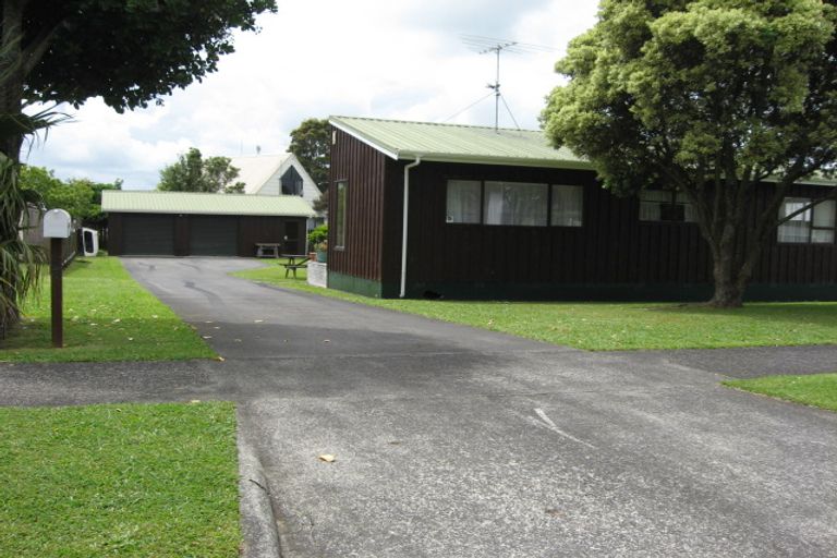 Photo of property in 37 Paterson Avenue West, Pukekohe, 2120