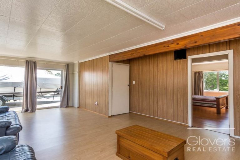 Photo of property in 72 Astley Avenue, New Lynn, Auckland, 0600
