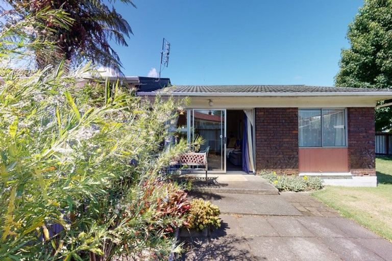 Photo of property in 3/82 Porchester Road, Papakura, 2110