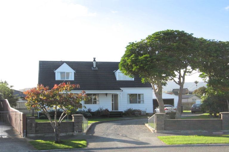 Photo of property in 5 Aratika Crescent, Otaki, 5512