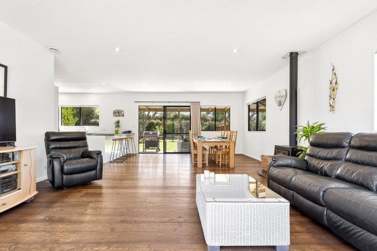 Photo of property in 35 Torea Road, Matakana, Warkworth, 0985