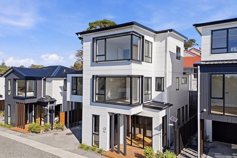 Photo of property in 2/8 Park Rise, Campbells Bay, Auckland, 0630