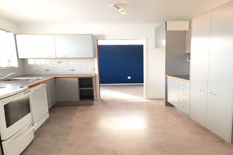 Photo of property in 85 Girrahween Drive, Totara Vale, Auckland, 0629