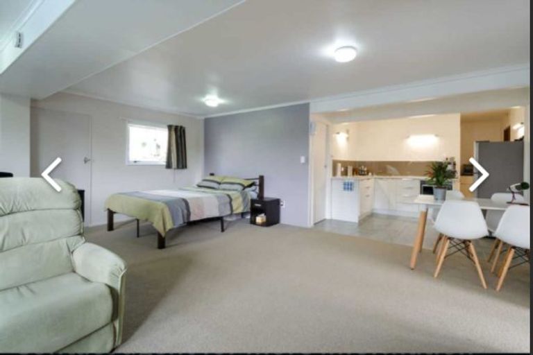 Photo of property in 171c Colwill Road, Massey, Auckland, 0614