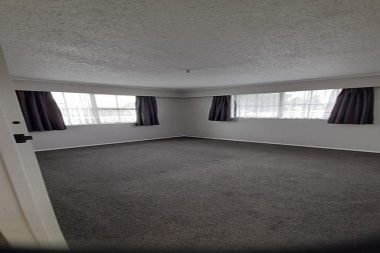 Photo of property in 35 Amberley Avenue, Westbrook, Palmerston North, 4412