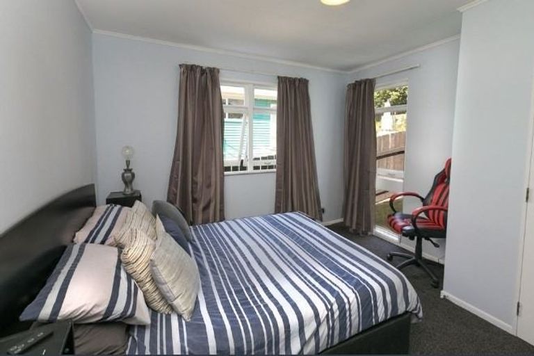 Photo of property in 53 Beaumaris Crescent, Ascot Park, Porirua, 5024